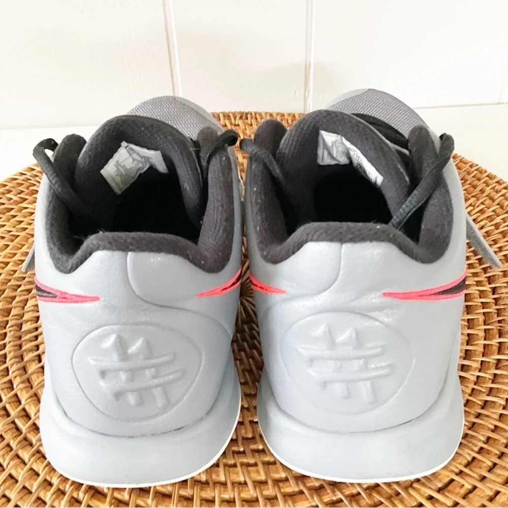 Kyrie Irving 11.23 Nike Basketball Shoes 7Y